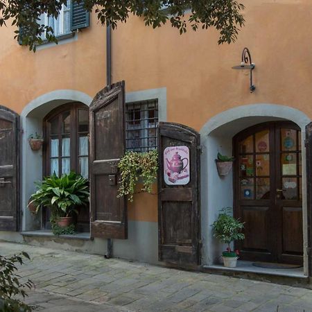 Bed and Breakfast Antica Casa Dei Rassicurati Монтекарло Экстерьер фото