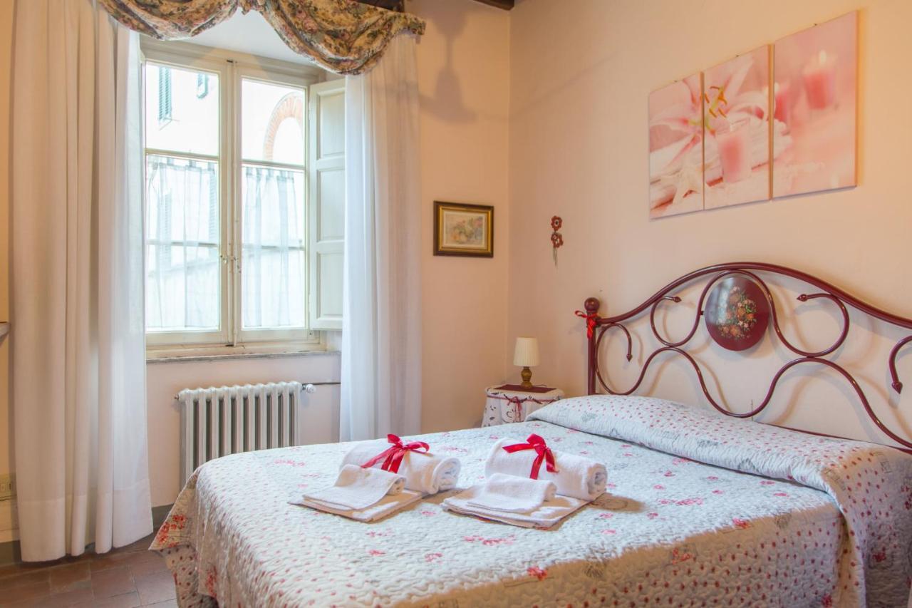Bed and Breakfast Antica Casa Dei Rassicurati Монтекарло Экстерьер фото