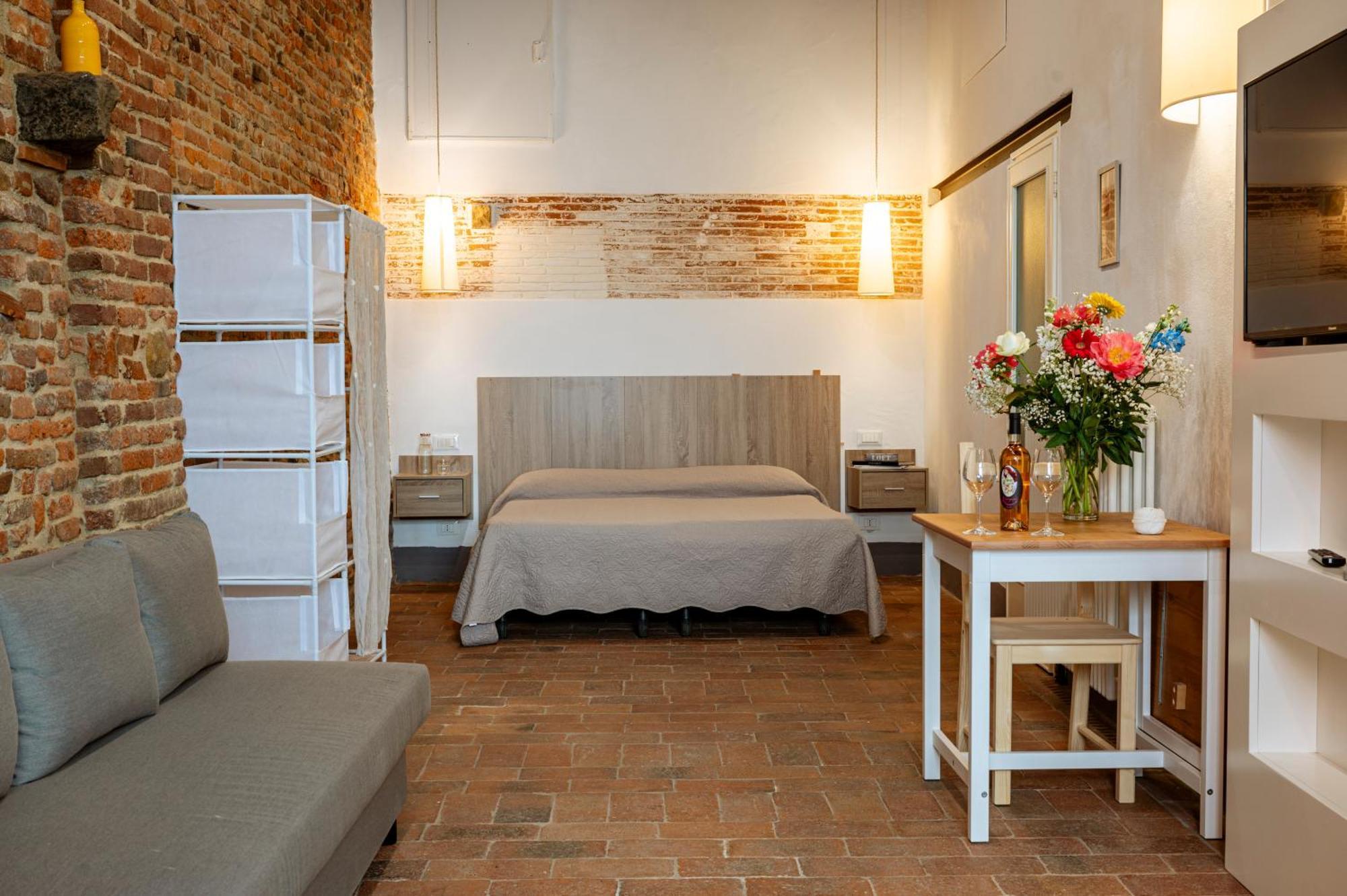 Bed and Breakfast Antica Casa Dei Rassicurati Монтекарло Экстерьер фото