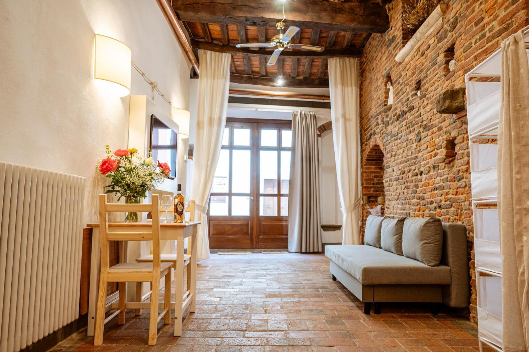 Bed and Breakfast Antica Casa Dei Rassicurati Монтекарло Экстерьер фото