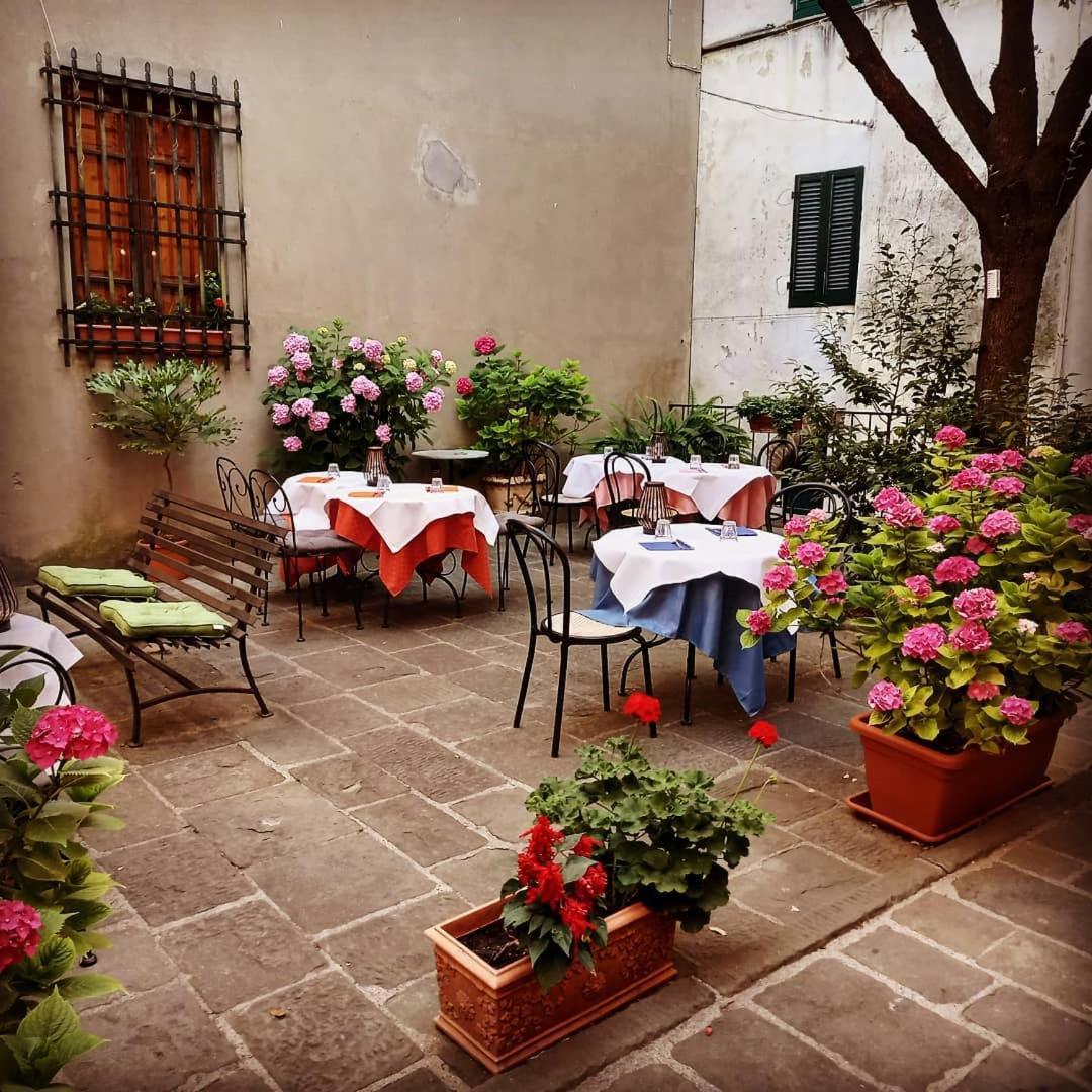Bed and Breakfast Antica Casa Dei Rassicurati Монтекарло Экстерьер фото