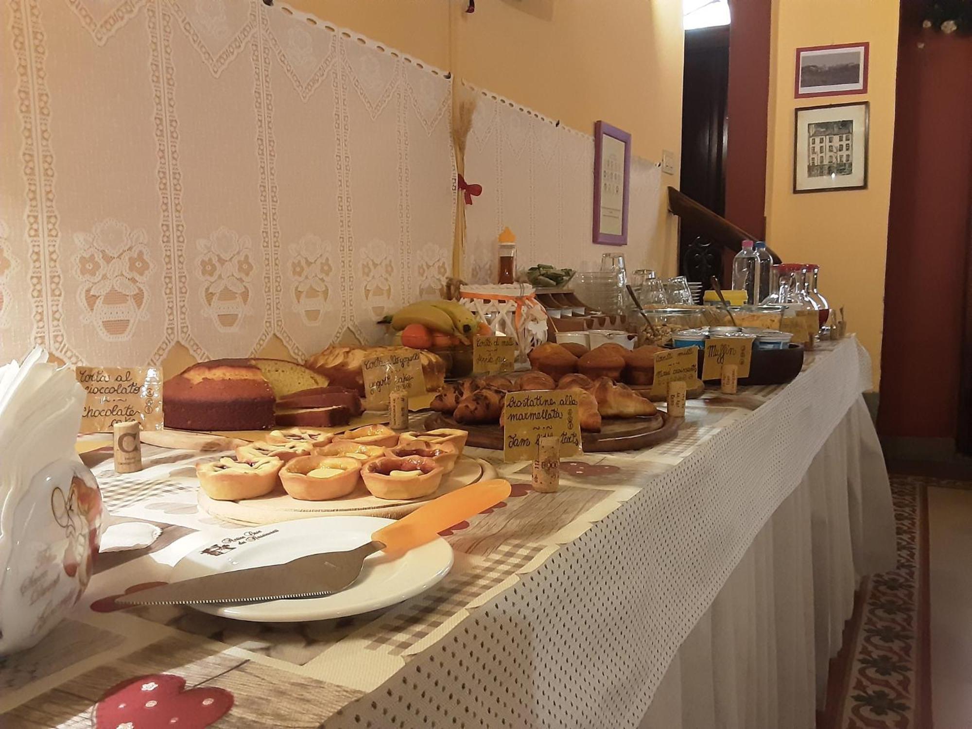 Bed and Breakfast Antica Casa Dei Rassicurati Монтекарло Экстерьер фото