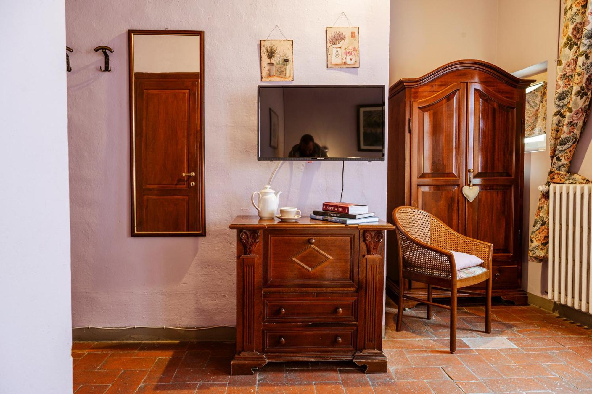Bed and Breakfast Antica Casa Dei Rassicurati Монтекарло Экстерьер фото