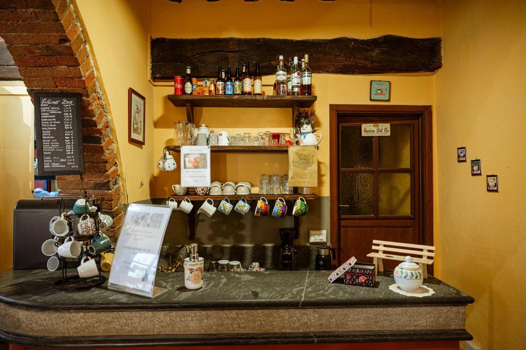 Bed and Breakfast Antica Casa Dei Rassicurati Монтекарло Экстерьер фото