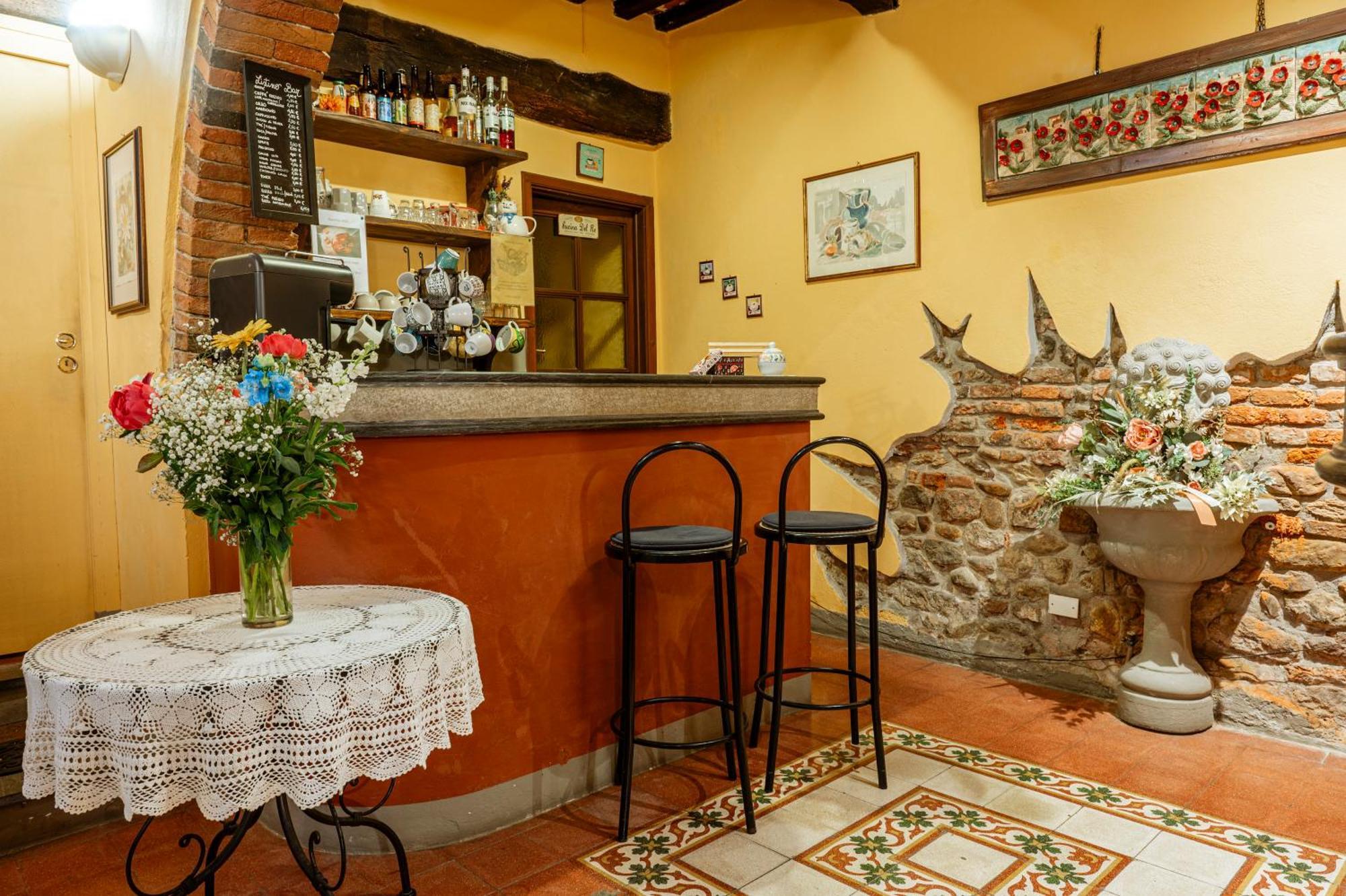 Bed and Breakfast Antica Casa Dei Rassicurati Монтекарло Экстерьер фото