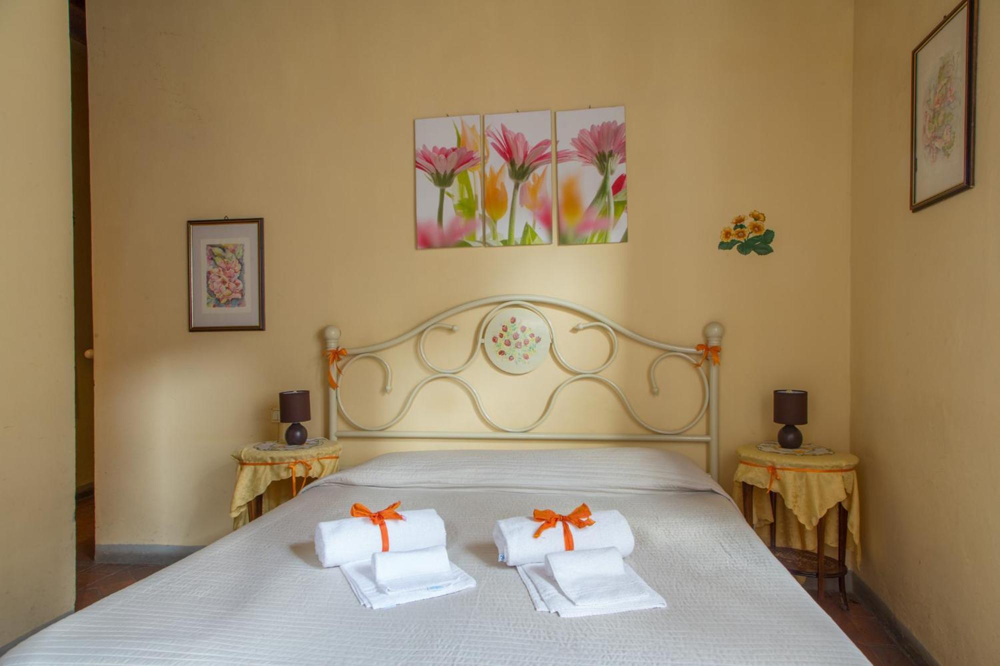 Bed and Breakfast Antica Casa Dei Rassicurati Монтекарло Экстерьер фото