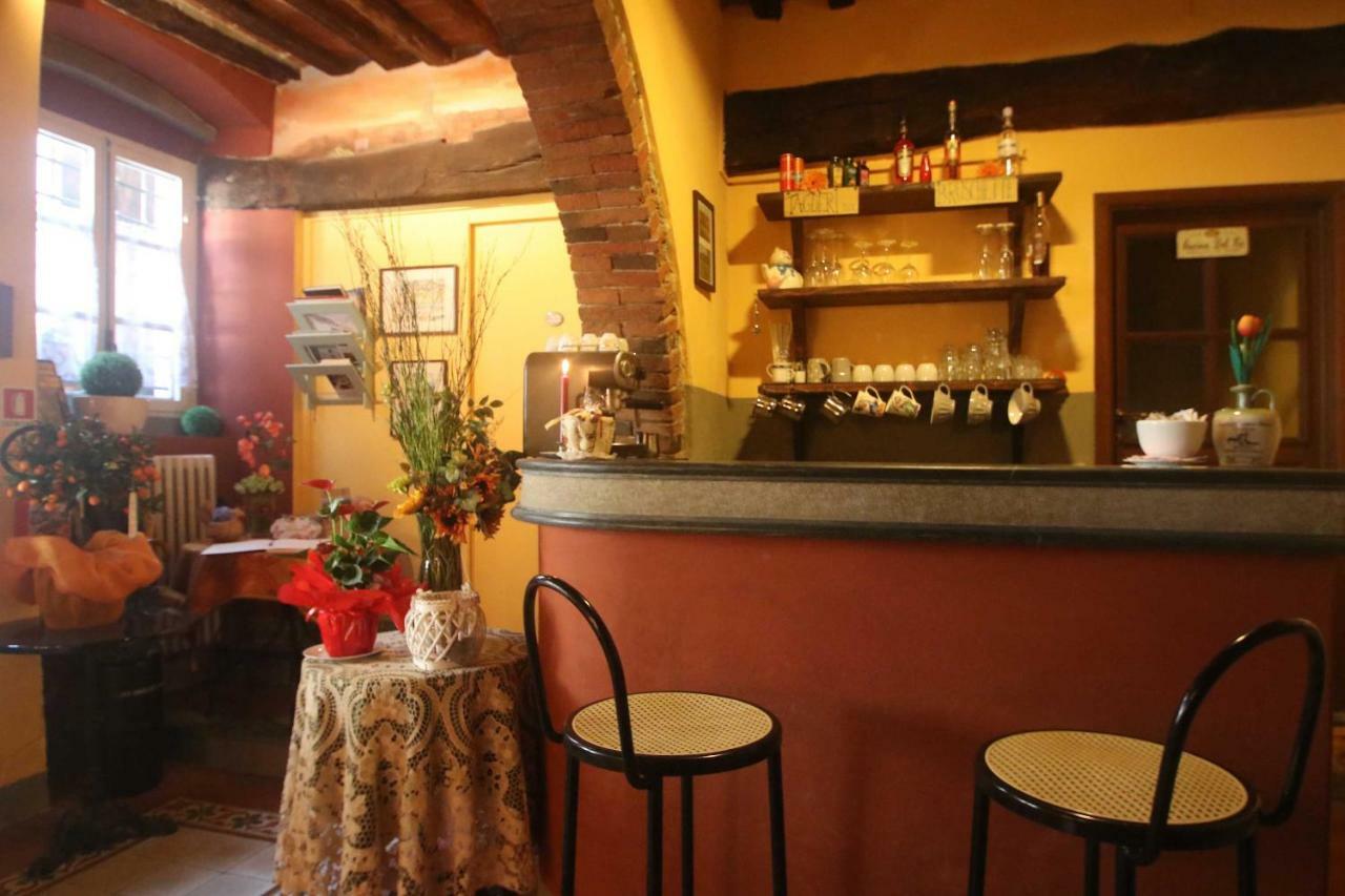 Bed and Breakfast Antica Casa Dei Rassicurati Монтекарло Экстерьер фото
