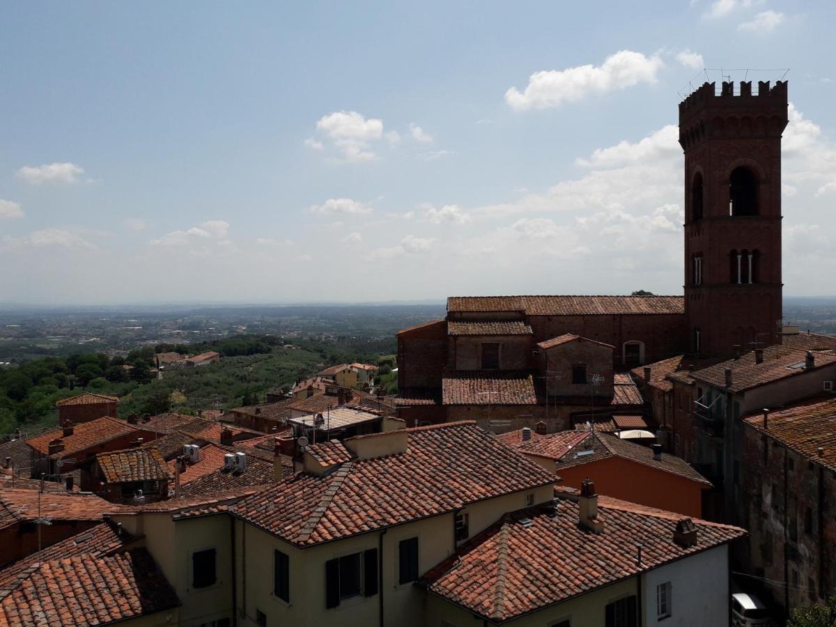 Bed and Breakfast Antica Casa Dei Rassicurati Монтекарло Экстерьер фото